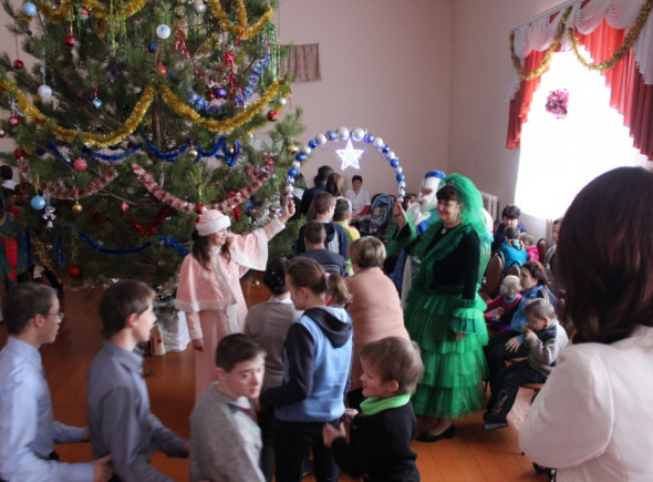 Новогодний праздник в Мокшанском детском доме-интернате